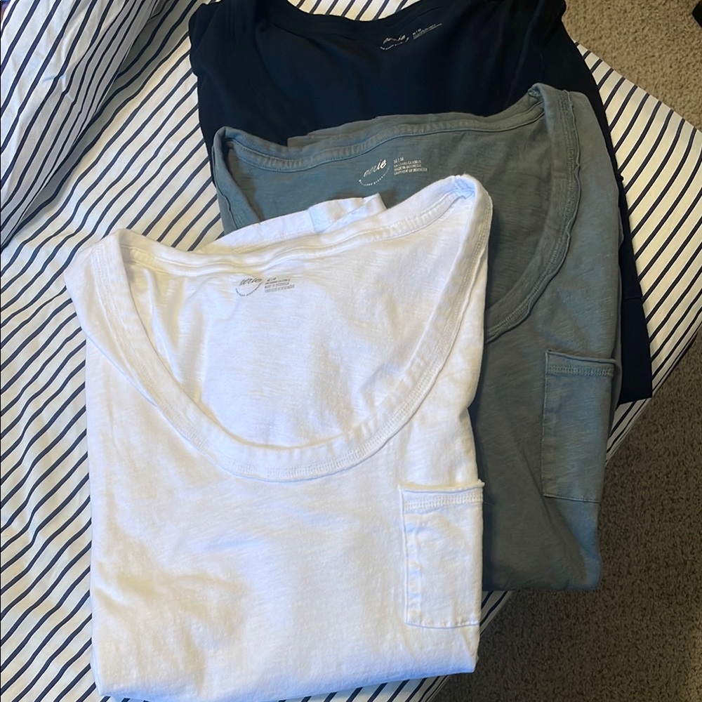 Aerie boyfriend voop scoop neck tees